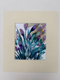 Fleurs mauves et feuillage bleu