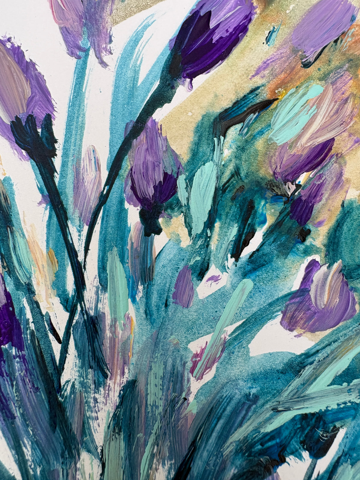 Fleurs mauves et feuillage bleu